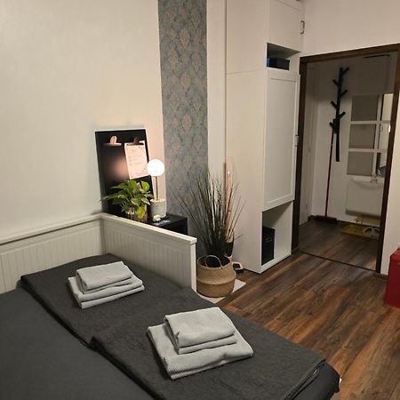 Studio Apartman Tamai Kutina Extérieur photo